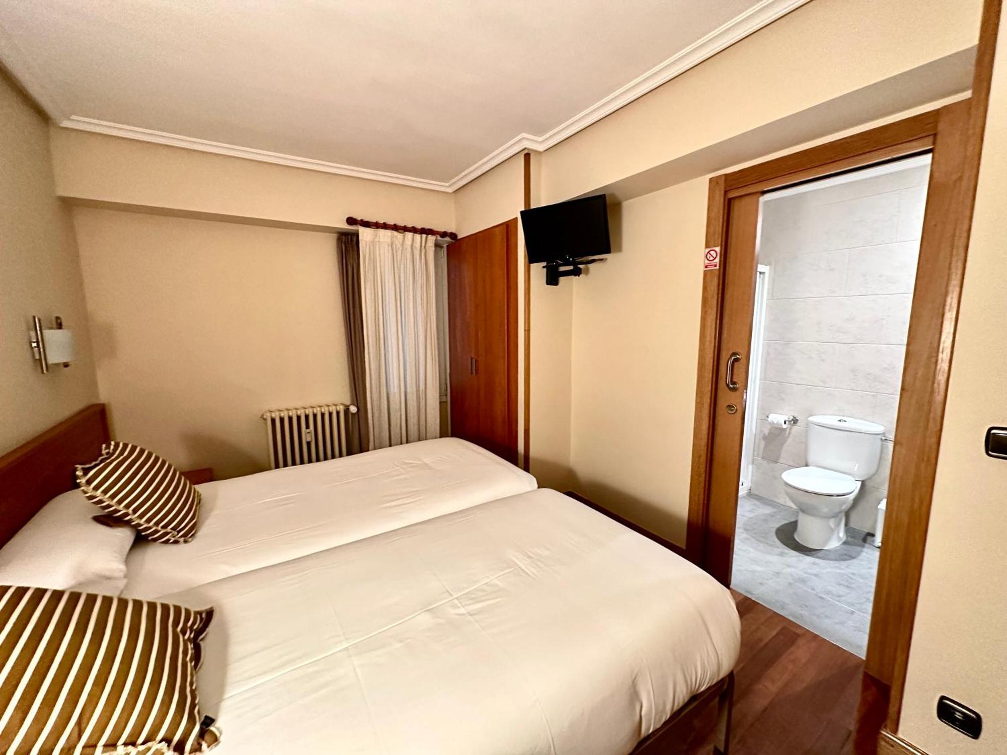 Pension Anoeta San Sebastián Exterior foto